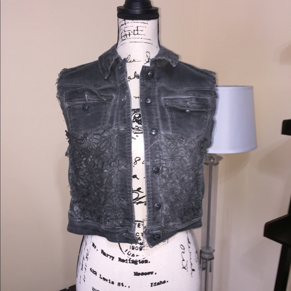 Black Jean Jacket with Flower Embroidery